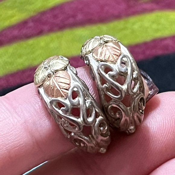 VTG Black Hills Gold 12k Sterling Silver 925 Leaf Design Pierced Earrings - Picture 3 of 6